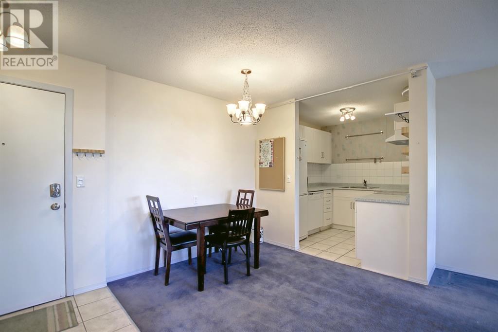 Single Family House for Sale in    Street NW Varsity Calgary 