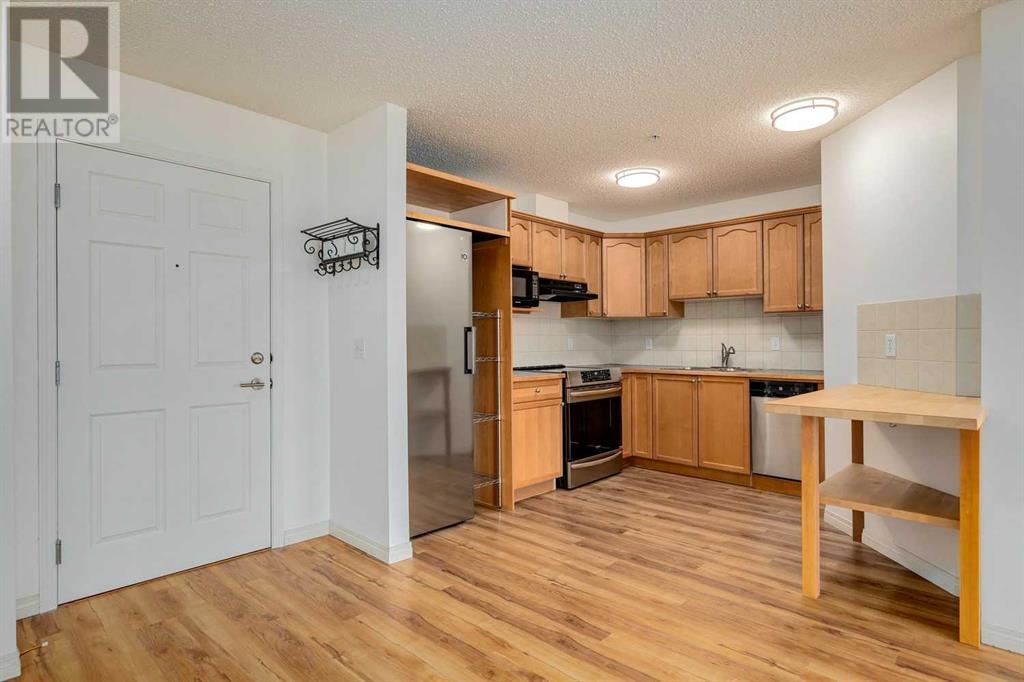 128 Centre Avenue, Cochrane