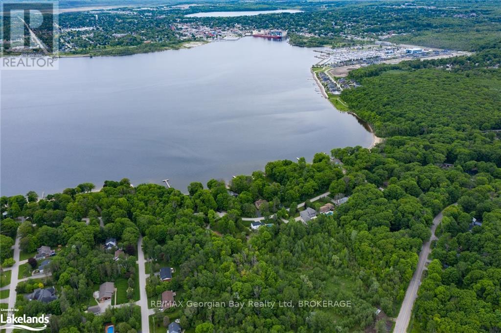 Photo 5 of 727 Midland Point Road, Midland ON