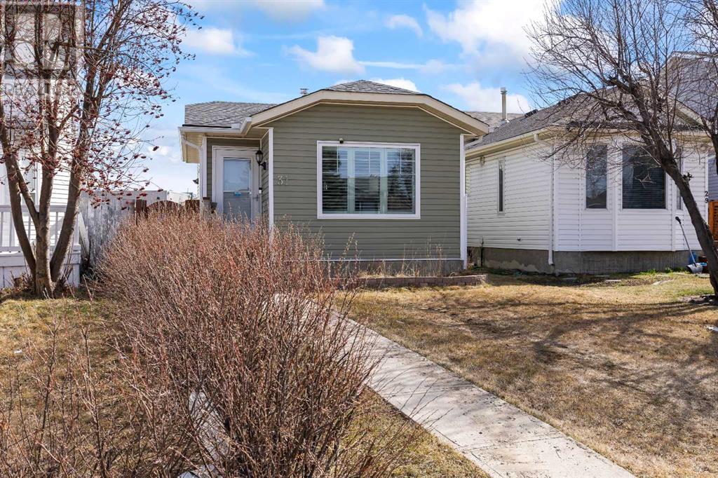 31 Martinridge Place NE, Calgary, Alberta
