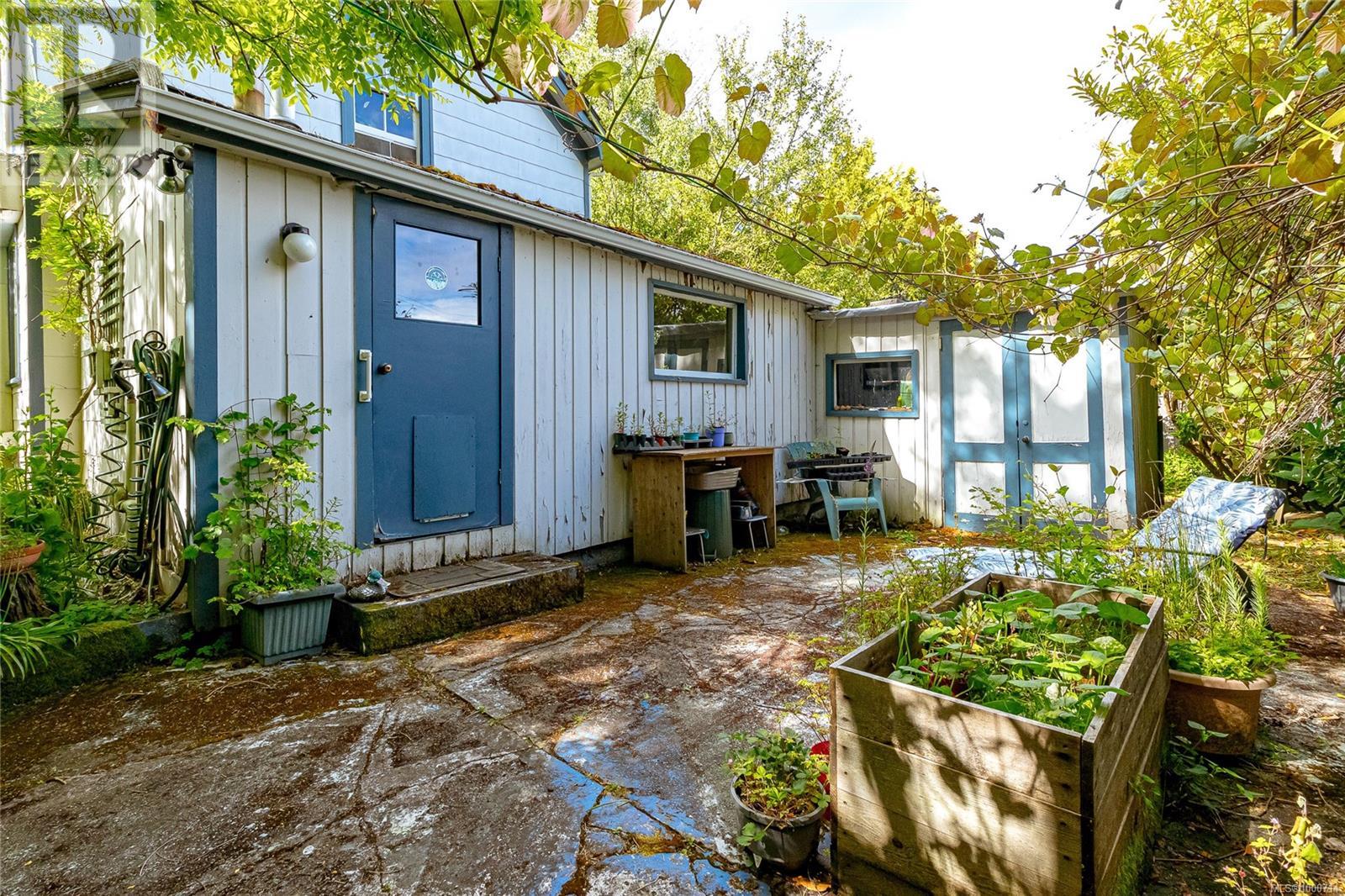  1794 Midgard Avenue, Saanich