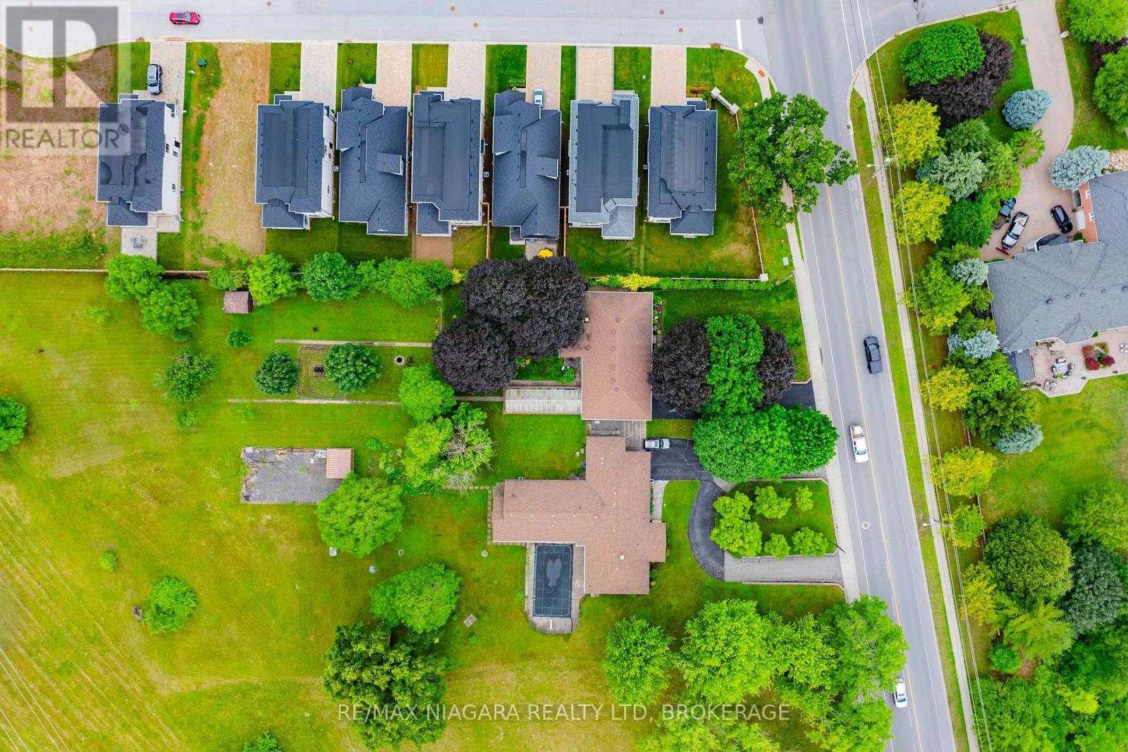 Photo 5 of 6378 Mountain Road, Niagara Falls ON