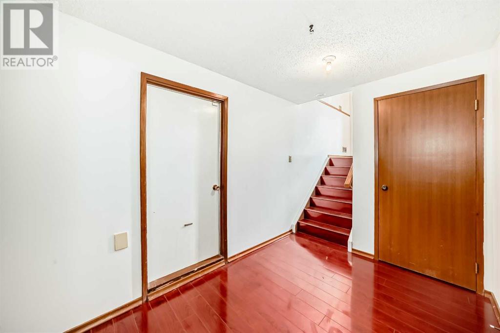 Single Family House Bi-level for Sale in  Barron Drive NW Brentwood Calgary 