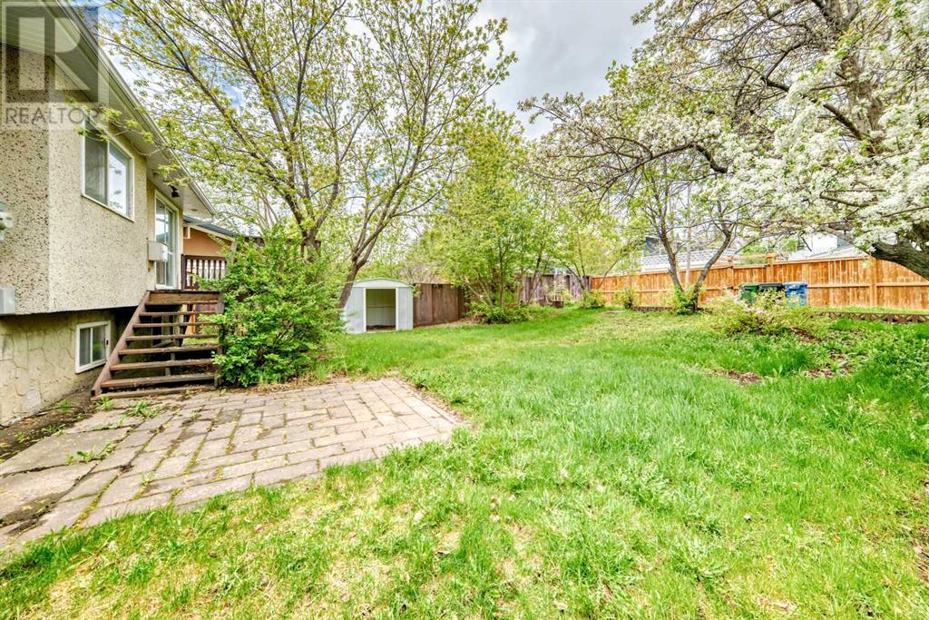 Single Family House Bi-level for Sale in  Barron Drive NW Brentwood Calgary 