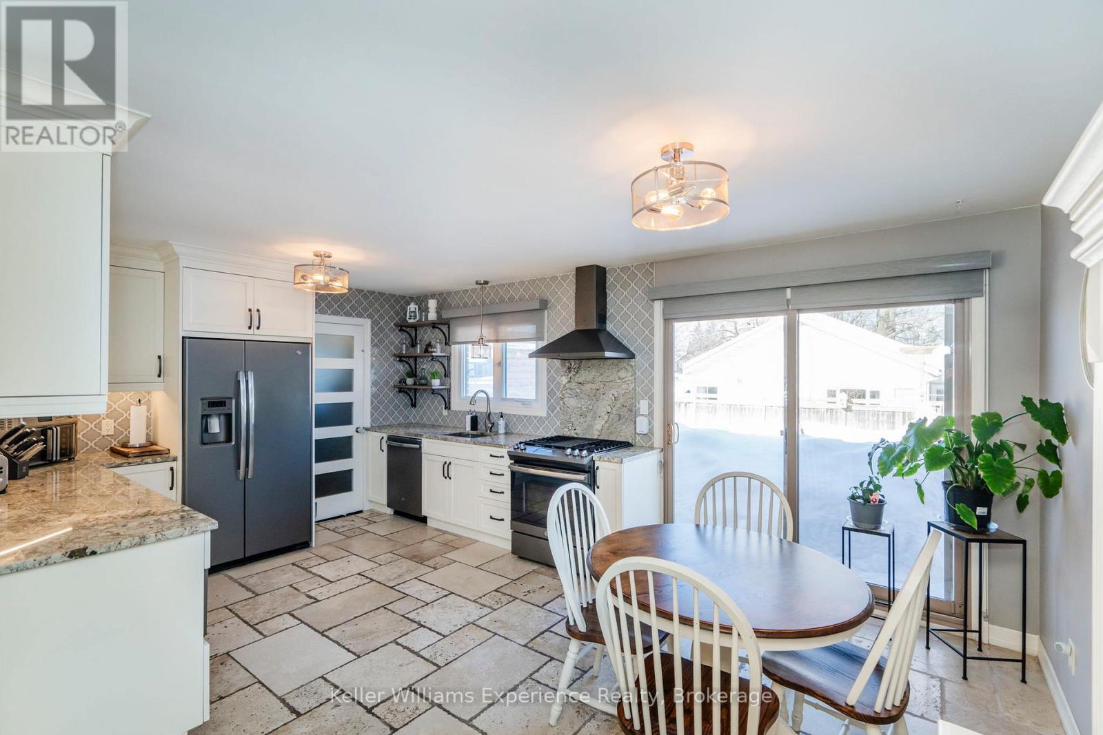 Photo 24 of 768 Bay Street, Midland ON