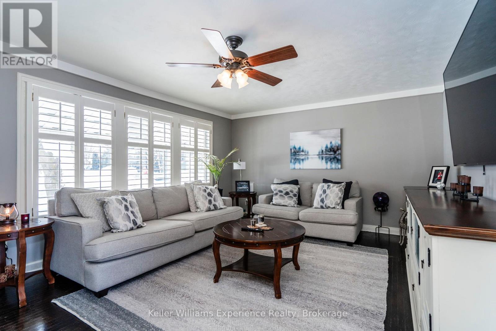 Photo 8 of 768 Bay Street, Midland ON