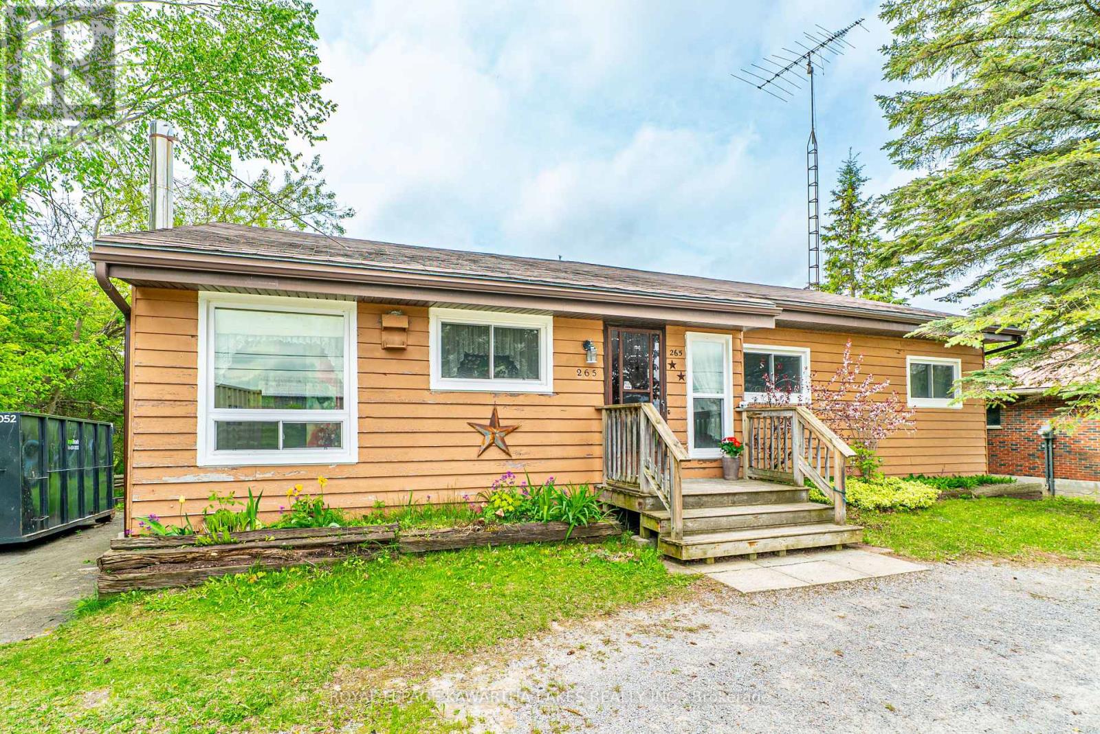 Photo 8 of 265 Cameron Street E, Brock ON