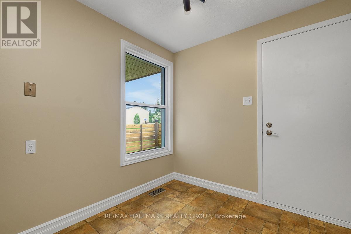 Photo 12 of 1701 Lafrance Drive, Ottawa ON
