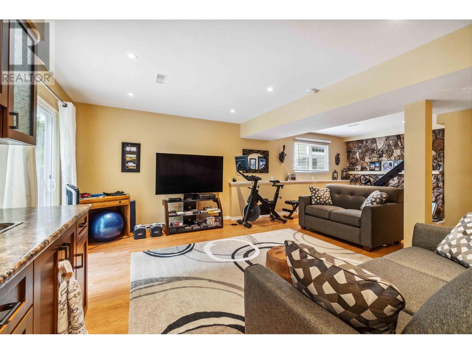 2761 PILOT DRIVE, Coquitlam real estate listing R3005807
