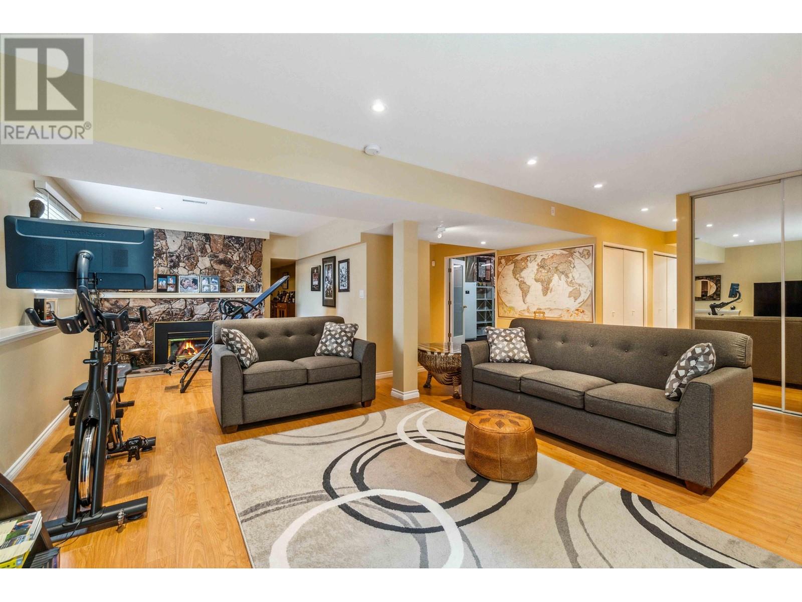 2761 PILOT DRIVE, Coquitlam real estate listing R3005807