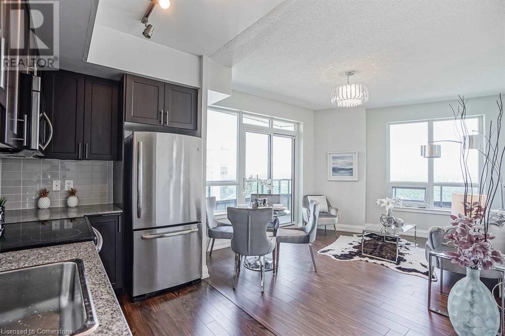 Photo 7 of 7161 Yonge Street Unit 2731, Markham ON
