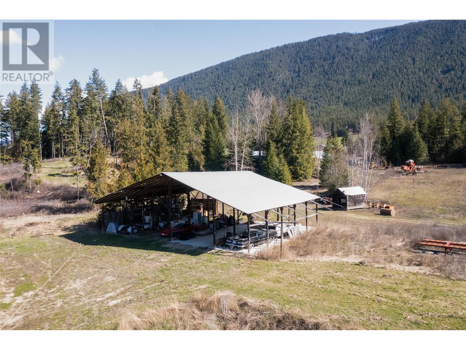 4251 Mikkelson Frontage Road, Tappen