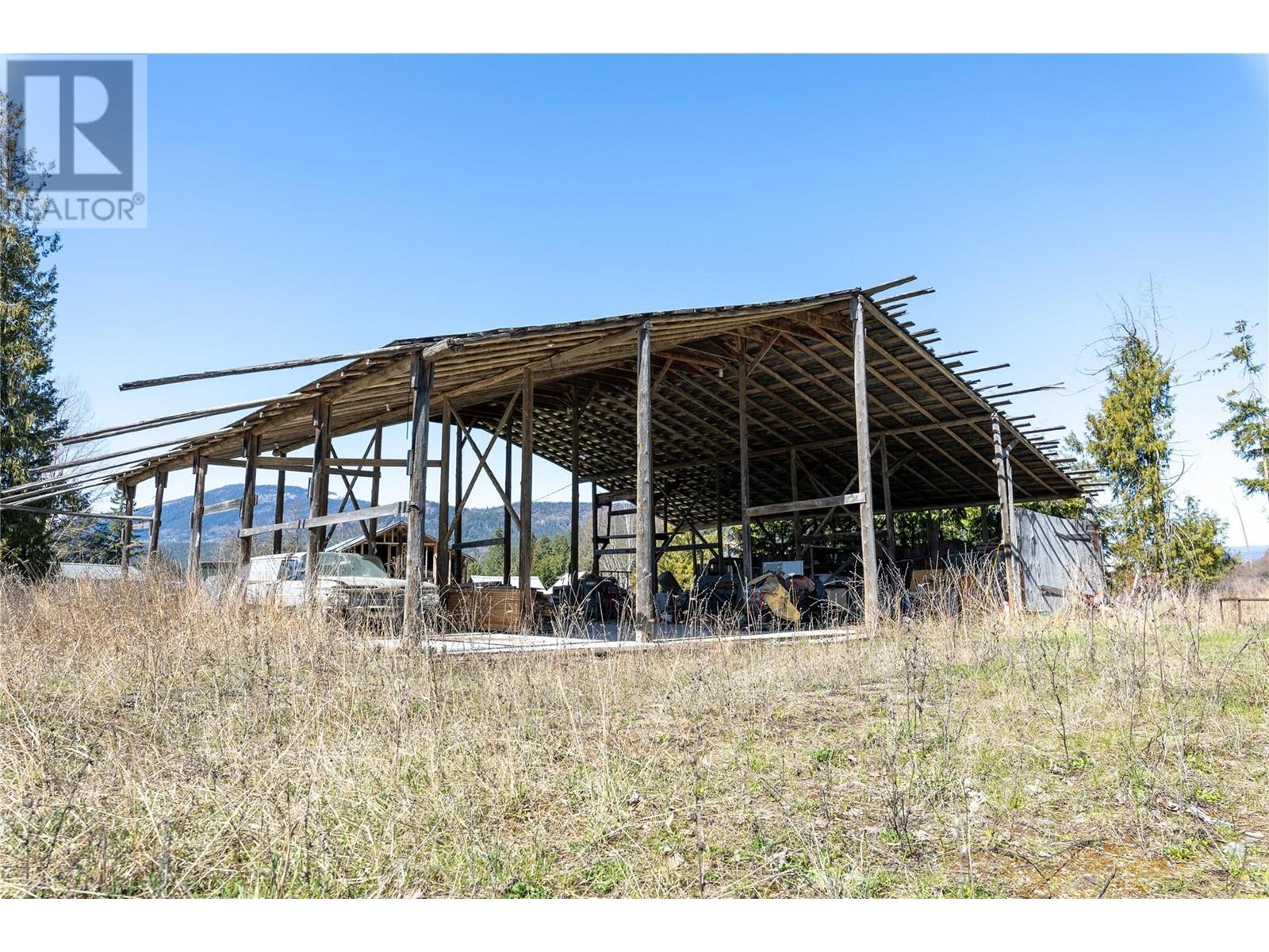 4251 Mikkelson Frontage Road, Tappen