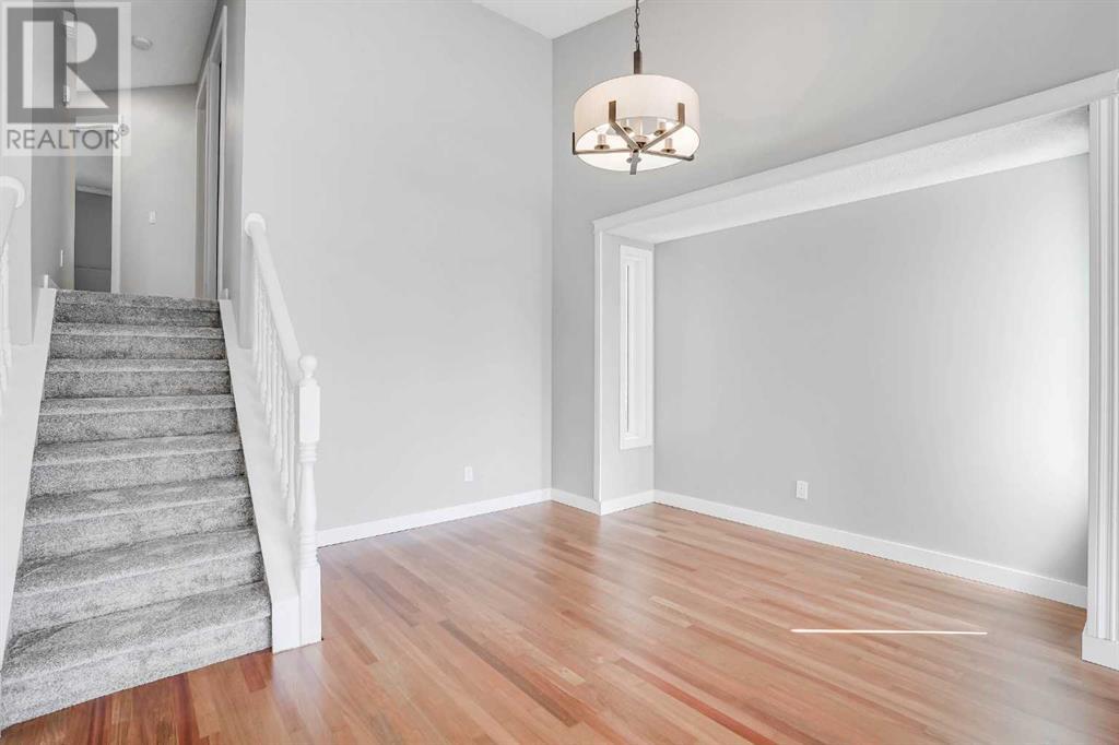 Single Family House 4 Level for Sale in  Erin Woods Drive SE Erin Woods Calgary 
