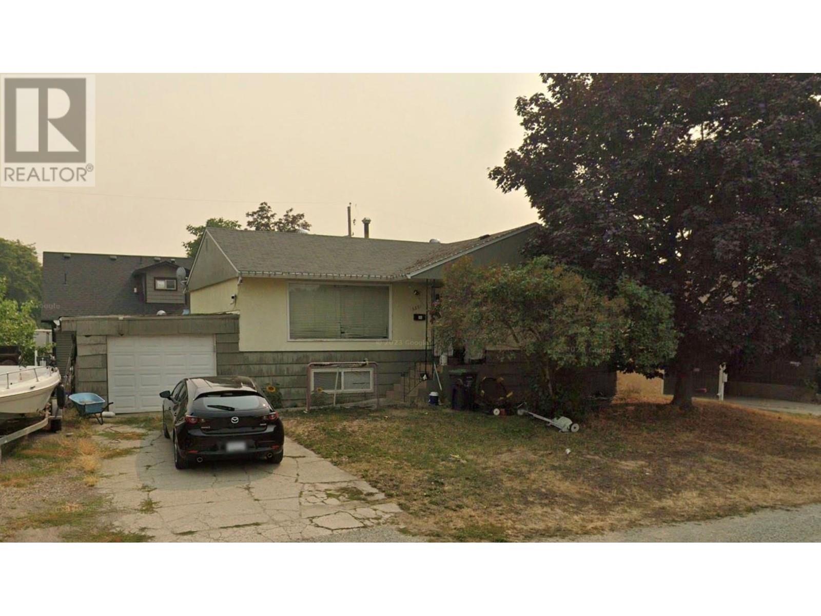  2261 Burnett Street, Kelowna