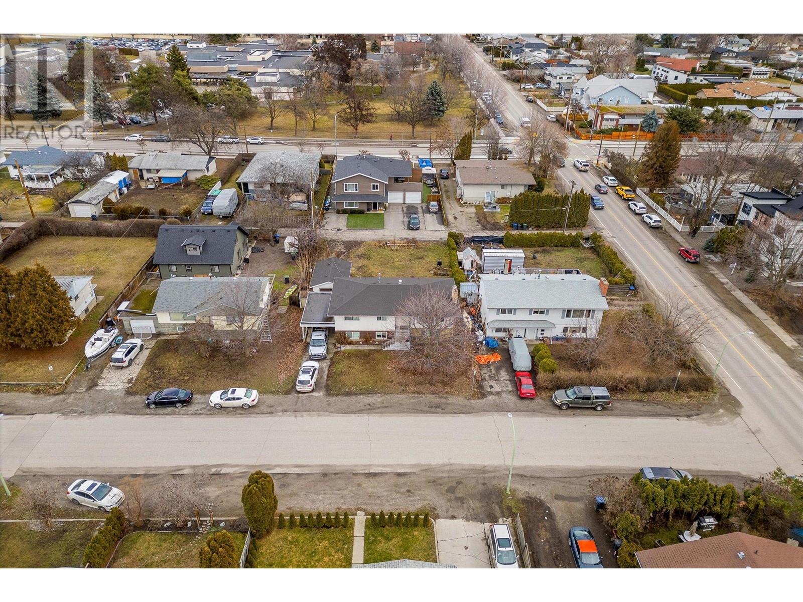  2261 Burnett Street, Kelowna