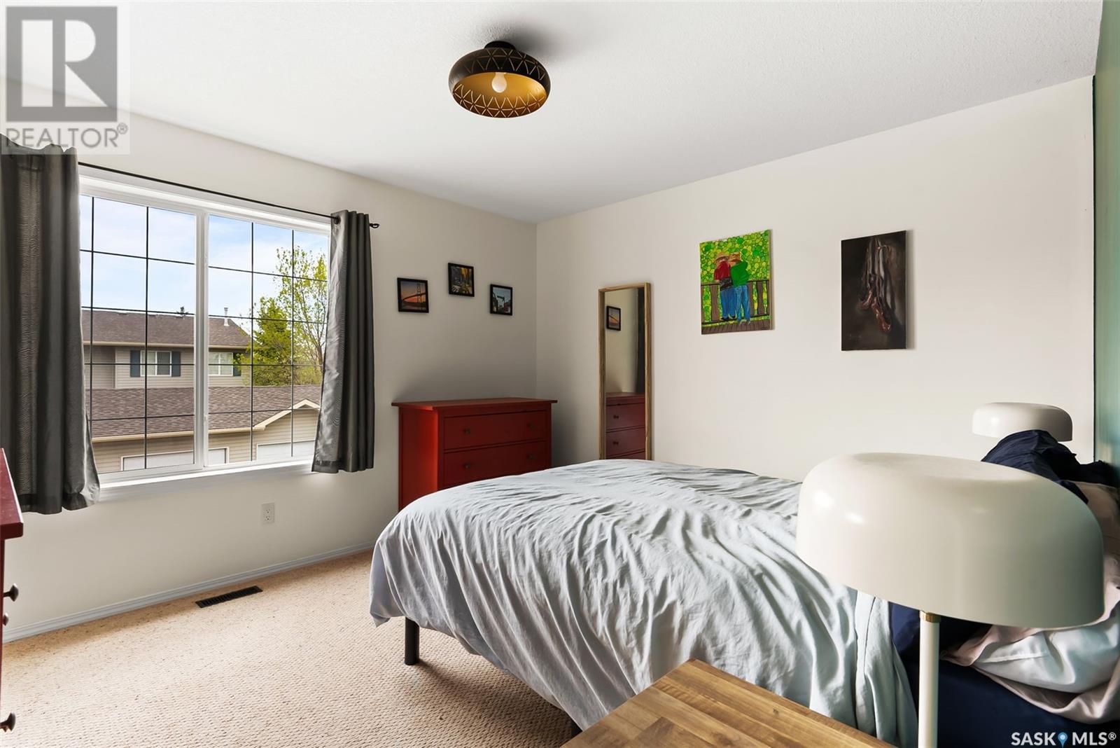 Single Family House 2 Level for Sale in  Cranbourn CRESCENT Regina 