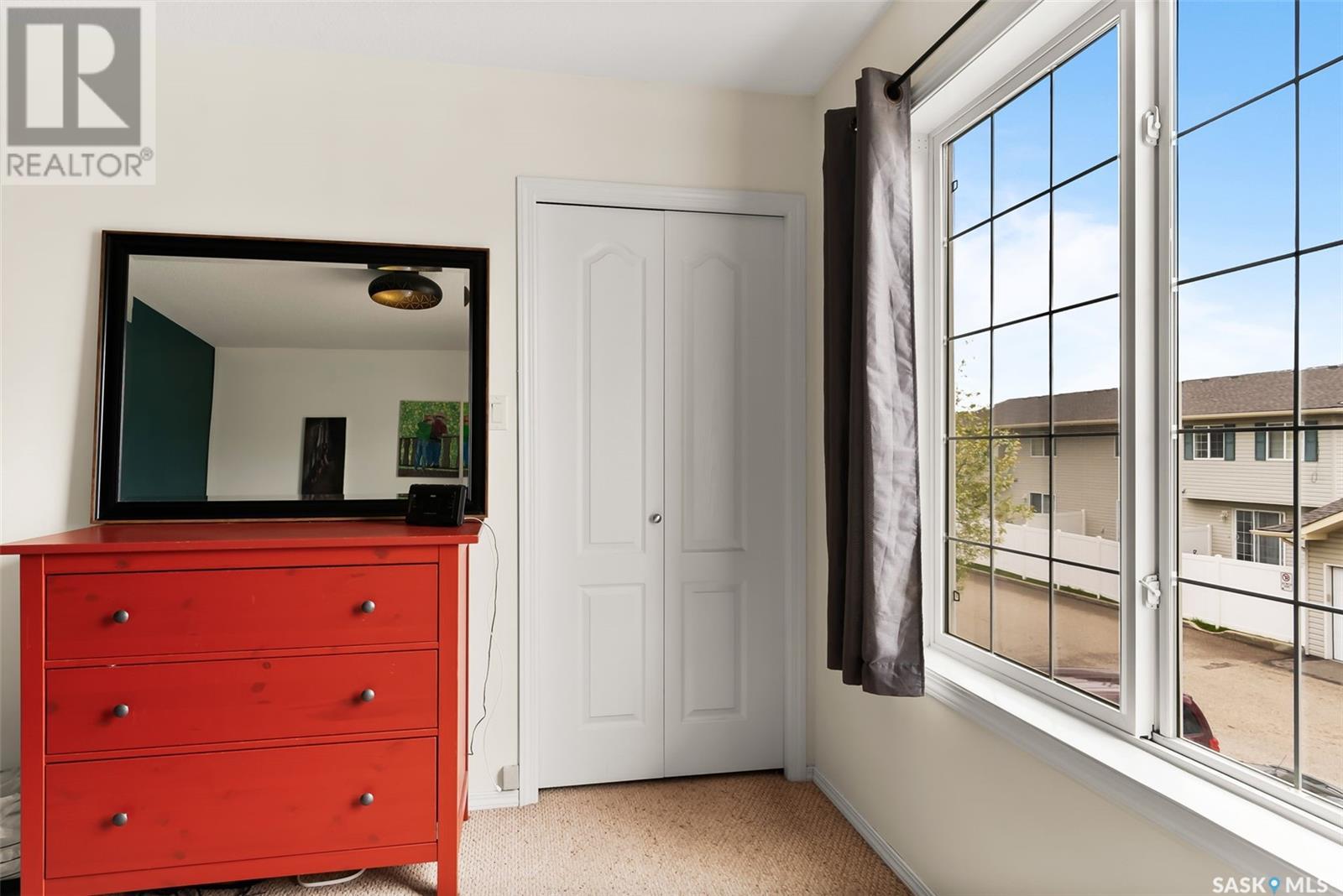Single Family House 2 Level for Sale in  Cranbourn CRESCENT Regina 