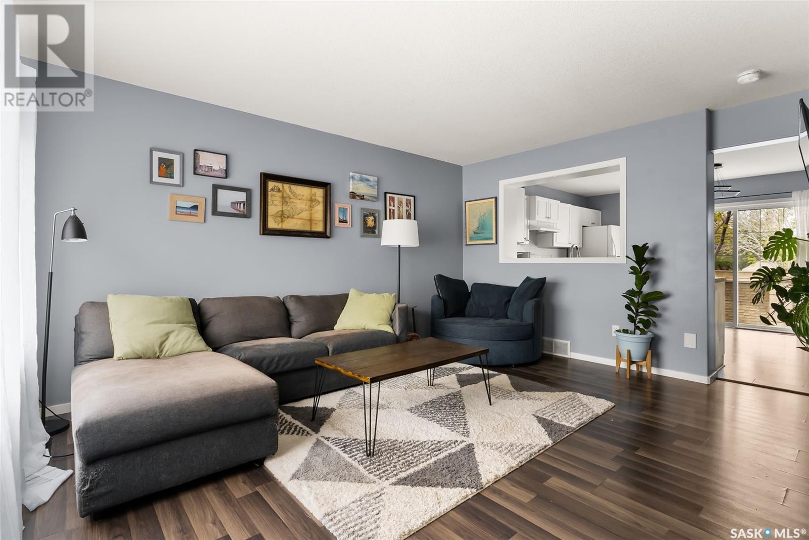 Single Family House 2 Level for Sale in  Cranbourn CRESCENT Regina 