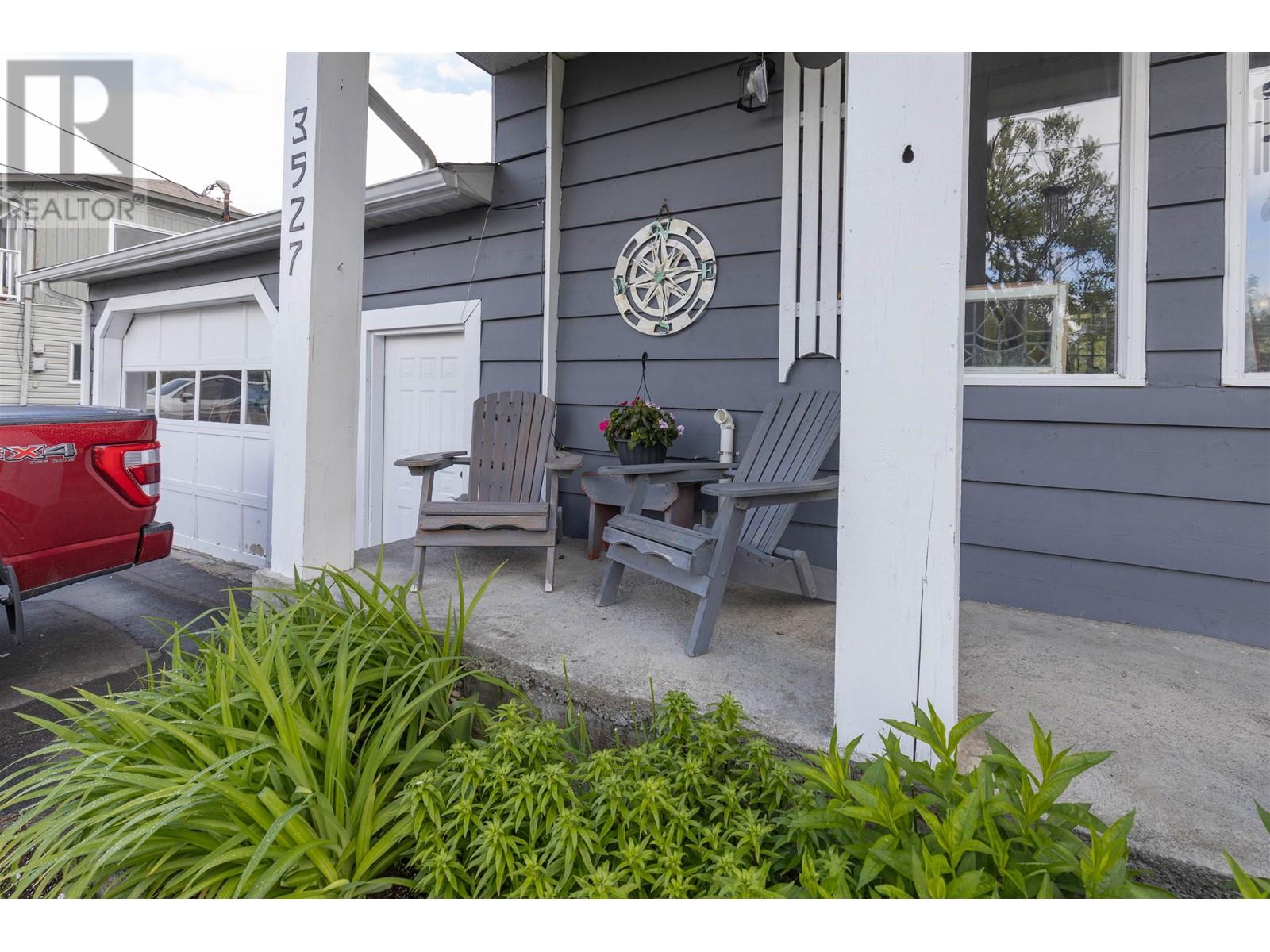 3527 COTTONWOOD Crescent, Terrace