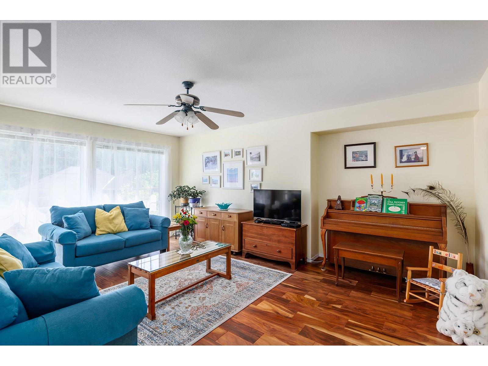  356 Woodpark Crescent, Kelowna