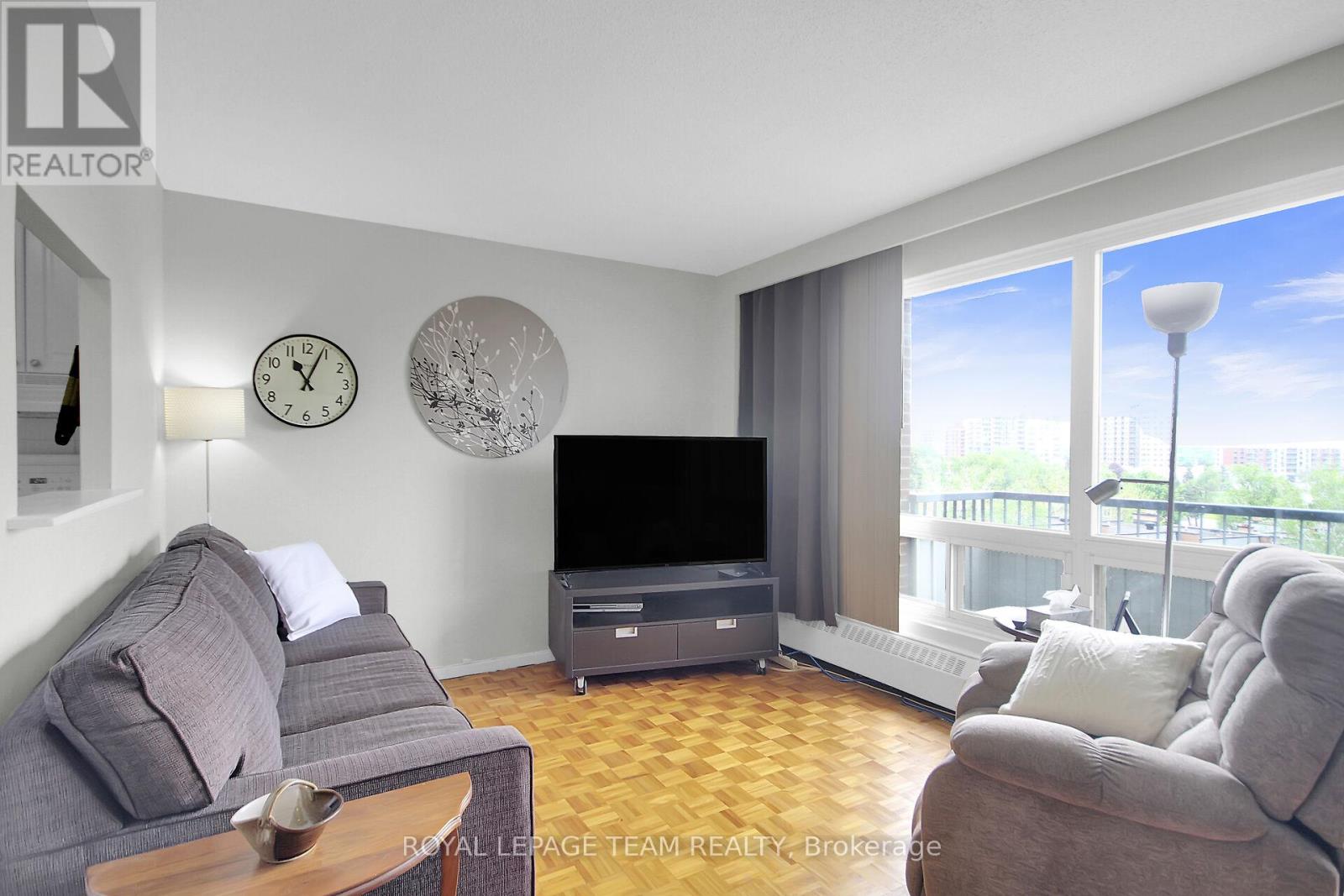 Photo 16 of 306 20 Chesterton Drive, Ottawa ON