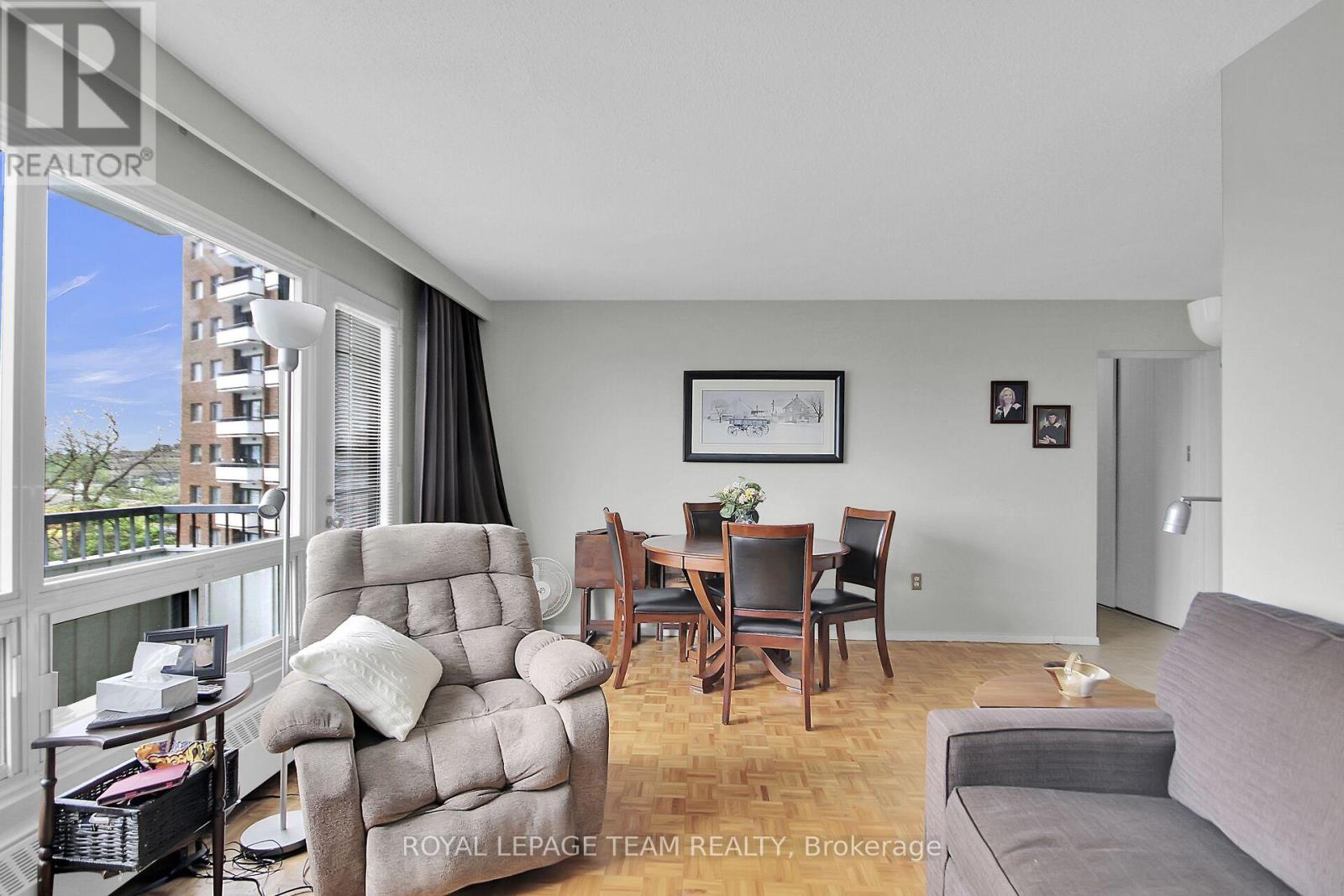Photo 17 of 306 20 Chesterton Drive, Ottawa ON