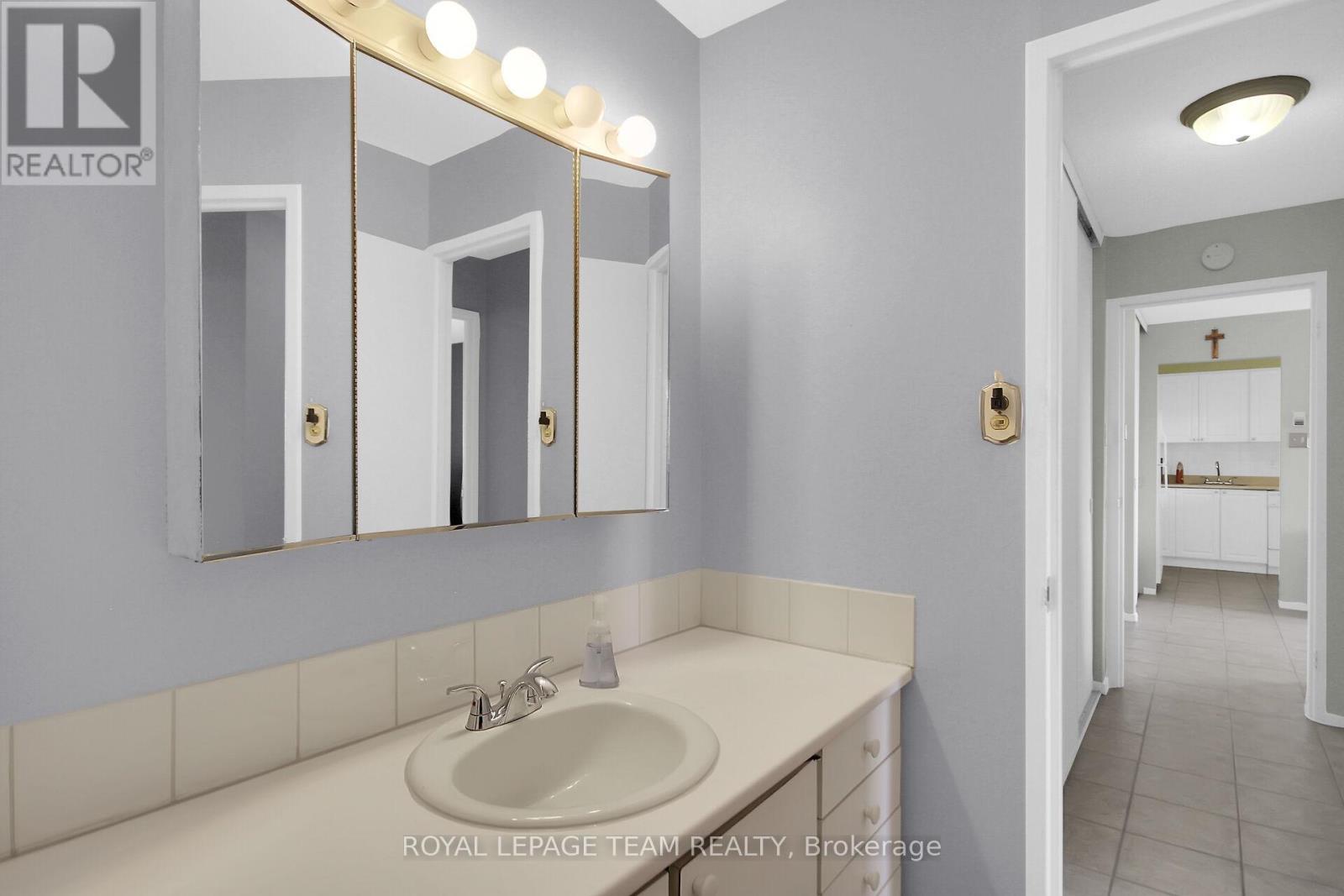 Photo 25 of 306 20 Chesterton Drive, Ottawa ON