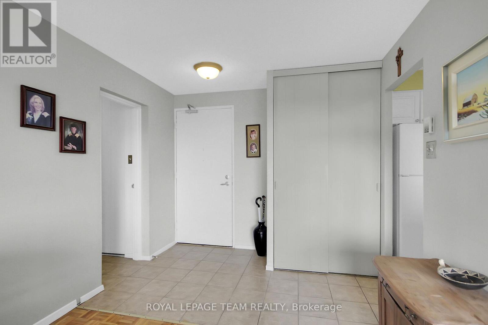 Photo 6 of 306 20 Chesterton Drive, Ottawa ON