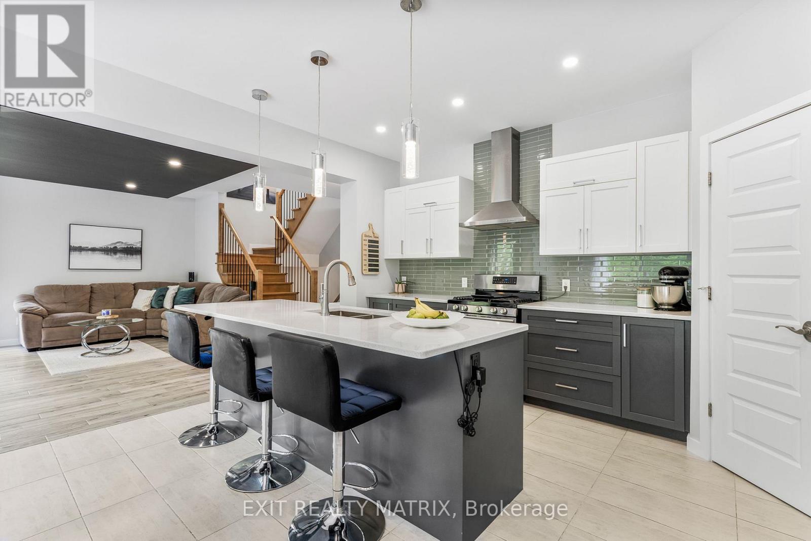 Photo 12 of 1463 Vinette Road, Clarencerockland ON