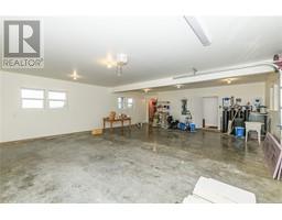 879 Rainbow Rd, Salt Spring, BC V8K2M8 Photo 12