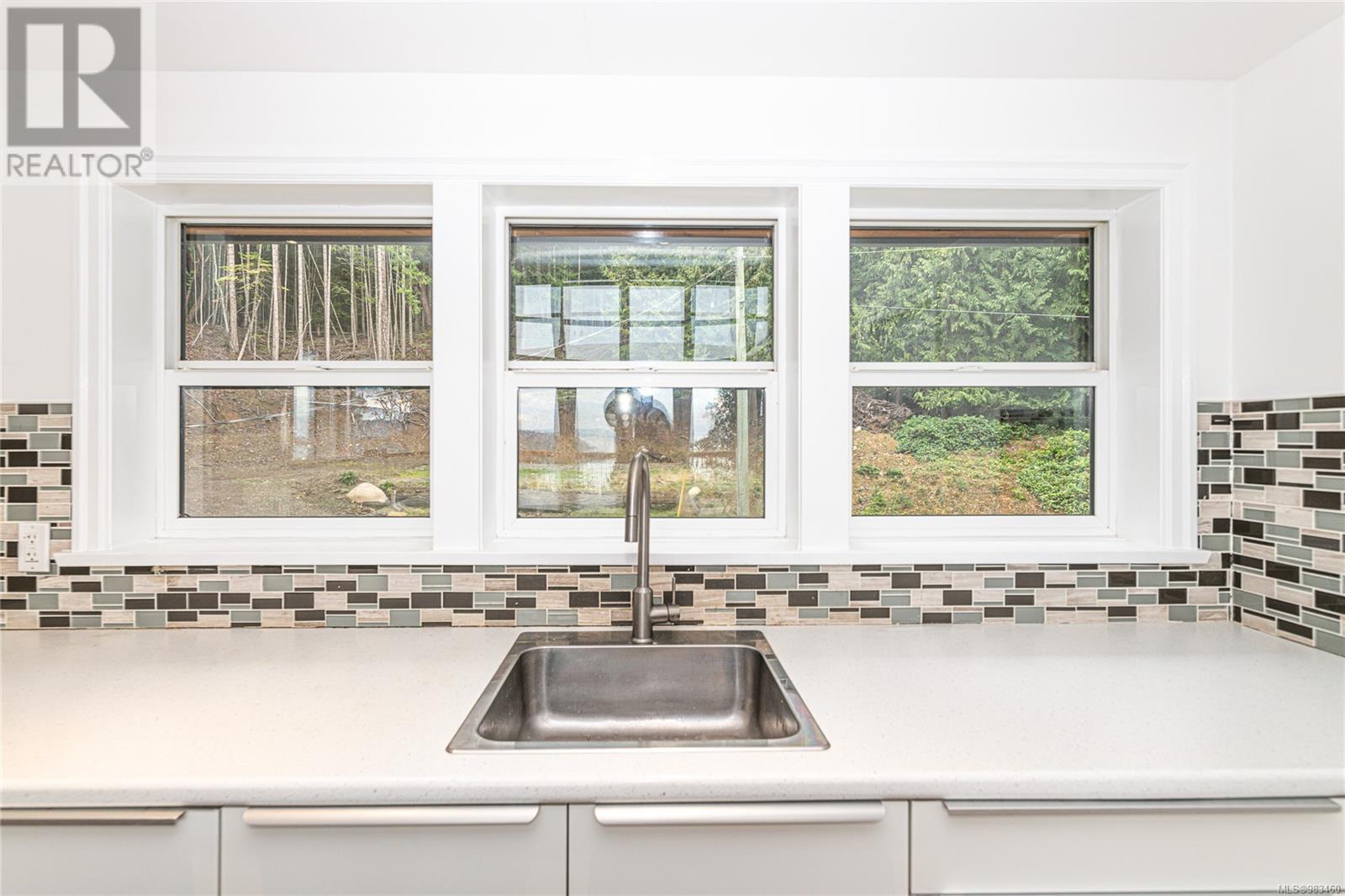 879 Rainbow Rd, Salt Spring