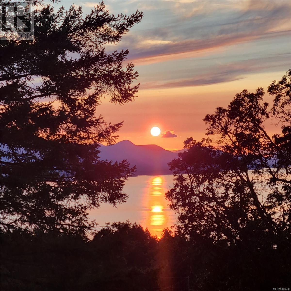 879 Rainbow Rd, Salt Spring