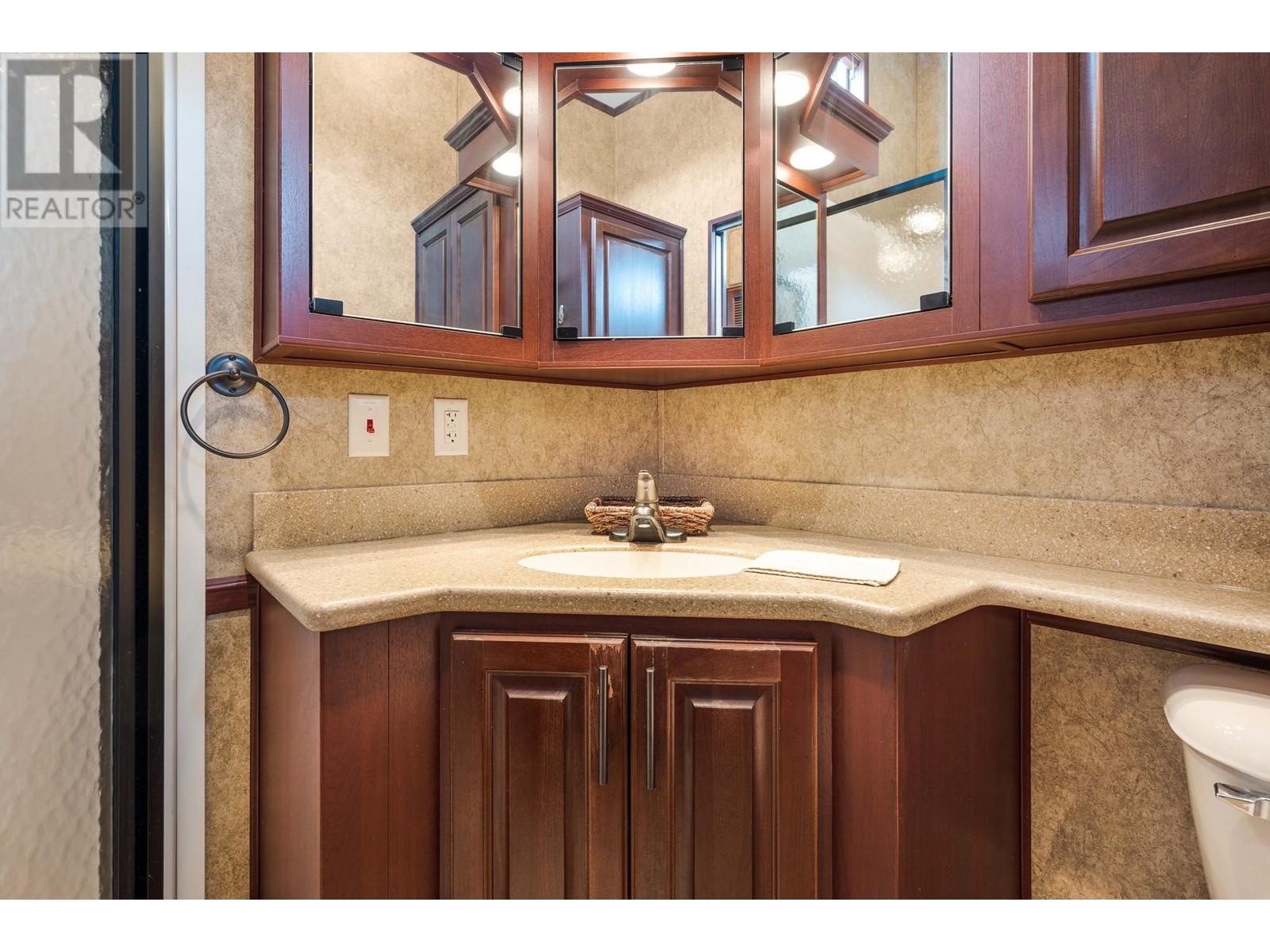 172 8000 Highland Road, Vernon