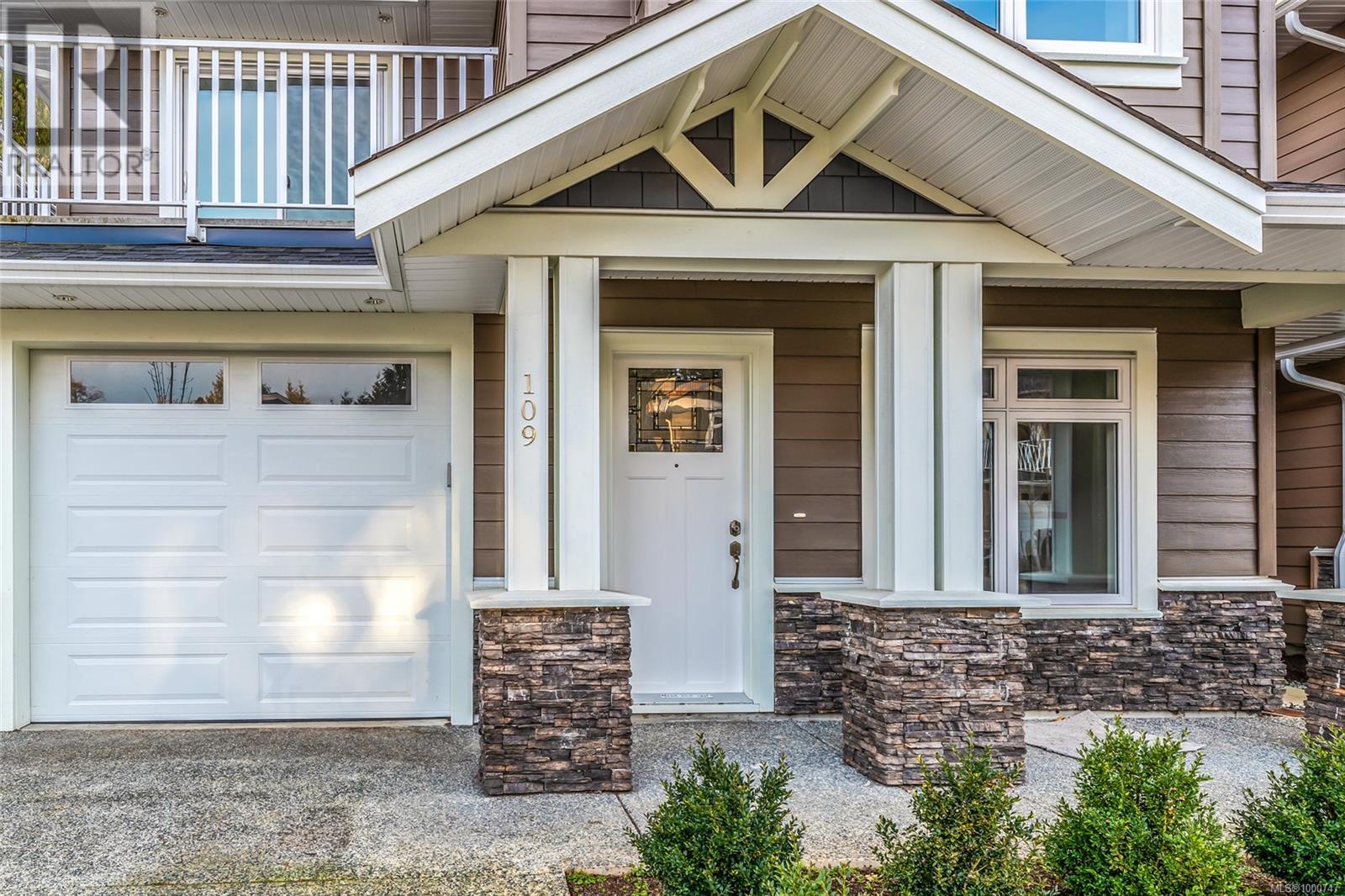Photo 3 of 109 5160 Hammond Bay Rd, Nanaimo BC