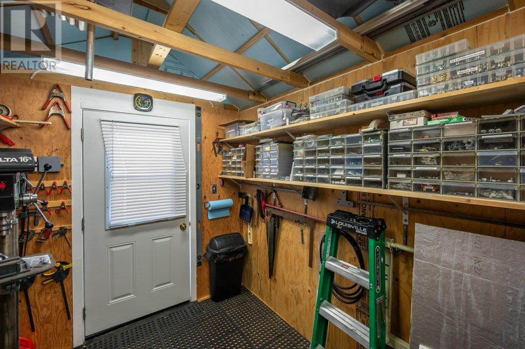  6905 MOUNTAINVIEW Drive, Oliver