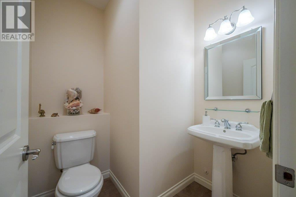  6905 MOUNTAINVIEW Drive, Oliver