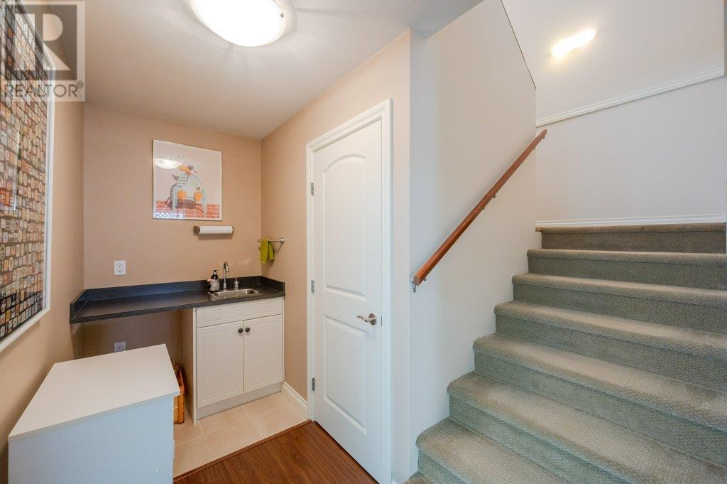  6905 MOUNTAINVIEW Drive, Oliver