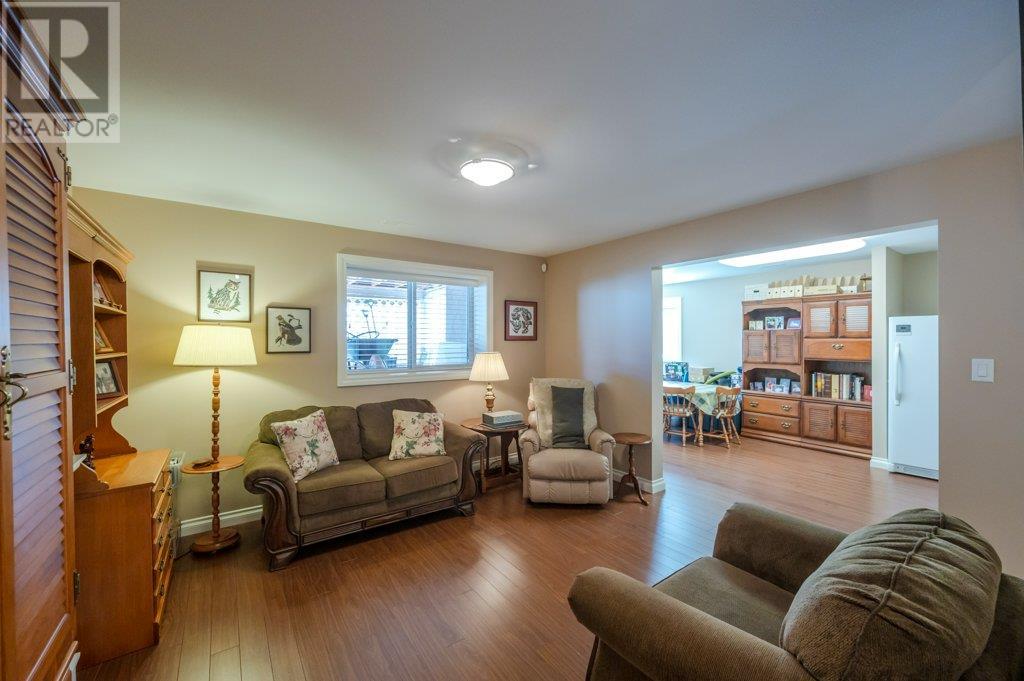  6905 MOUNTAINVIEW Drive, Oliver