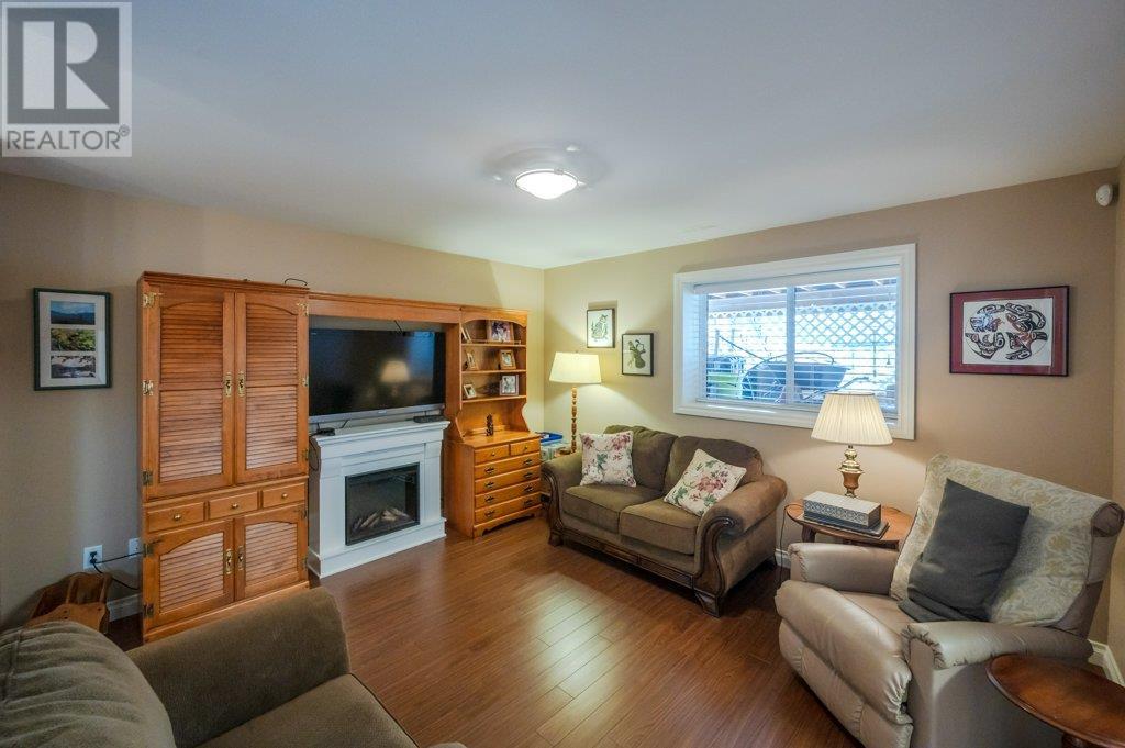  6905 MOUNTAINVIEW Drive, Oliver