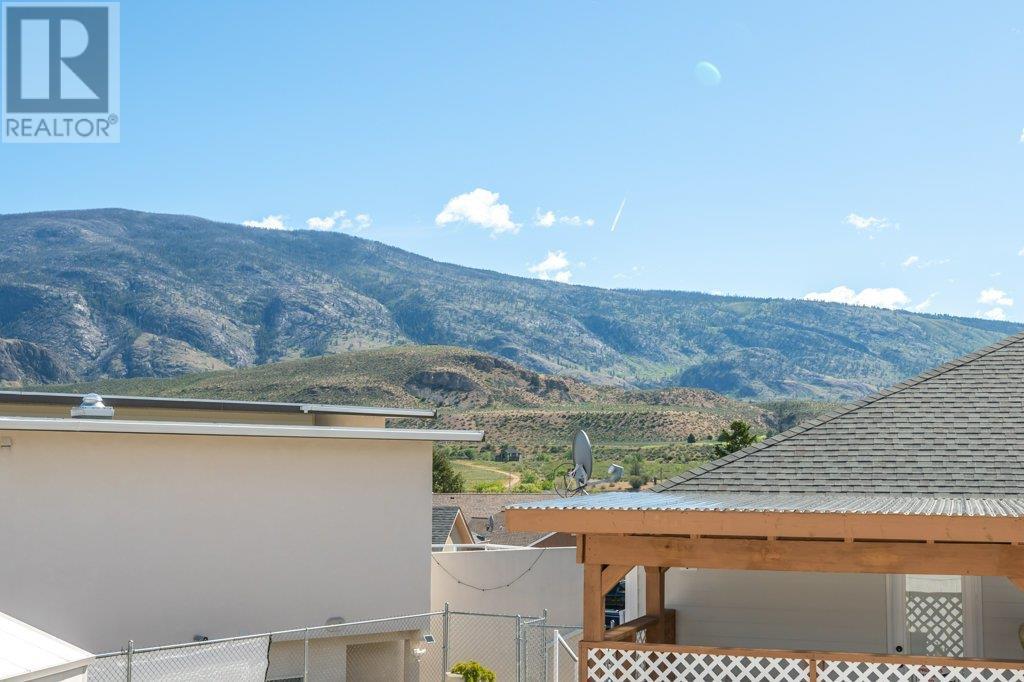  6905 MOUNTAINVIEW Drive, Oliver