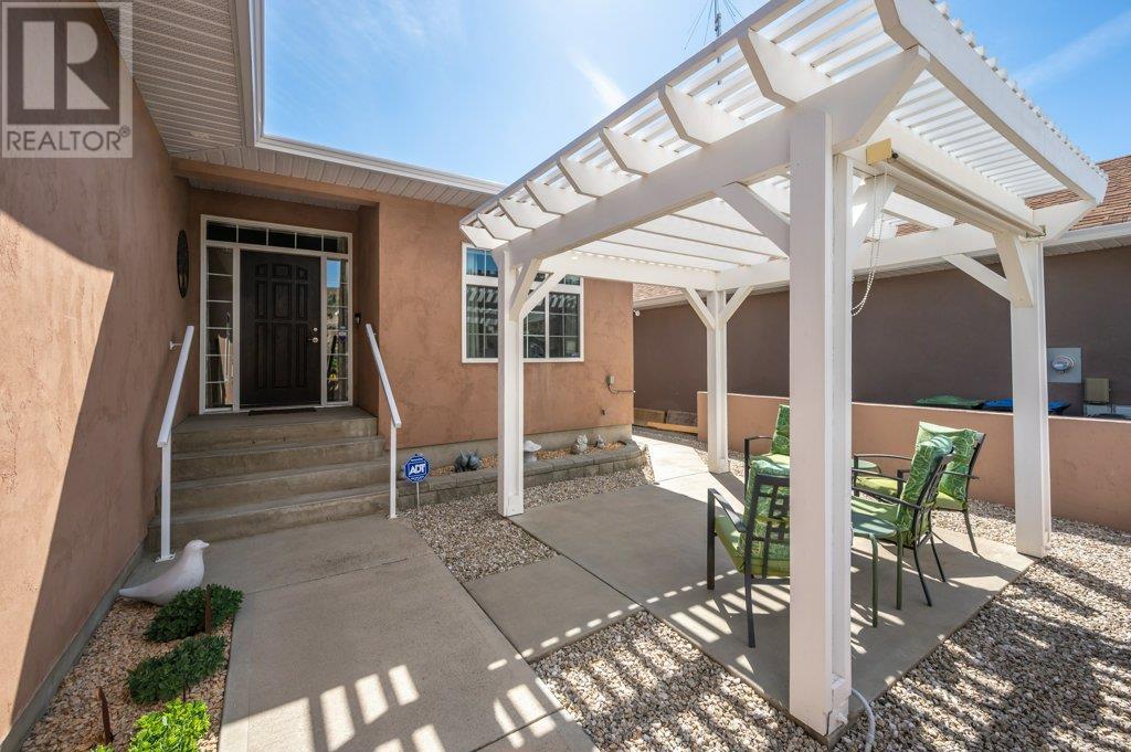  6905 MOUNTAINVIEW Drive, Oliver