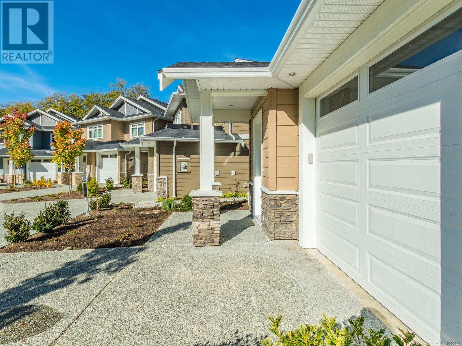 Photo 3 of 113 5160 Hammond Bay Rd, Nanaimo BC