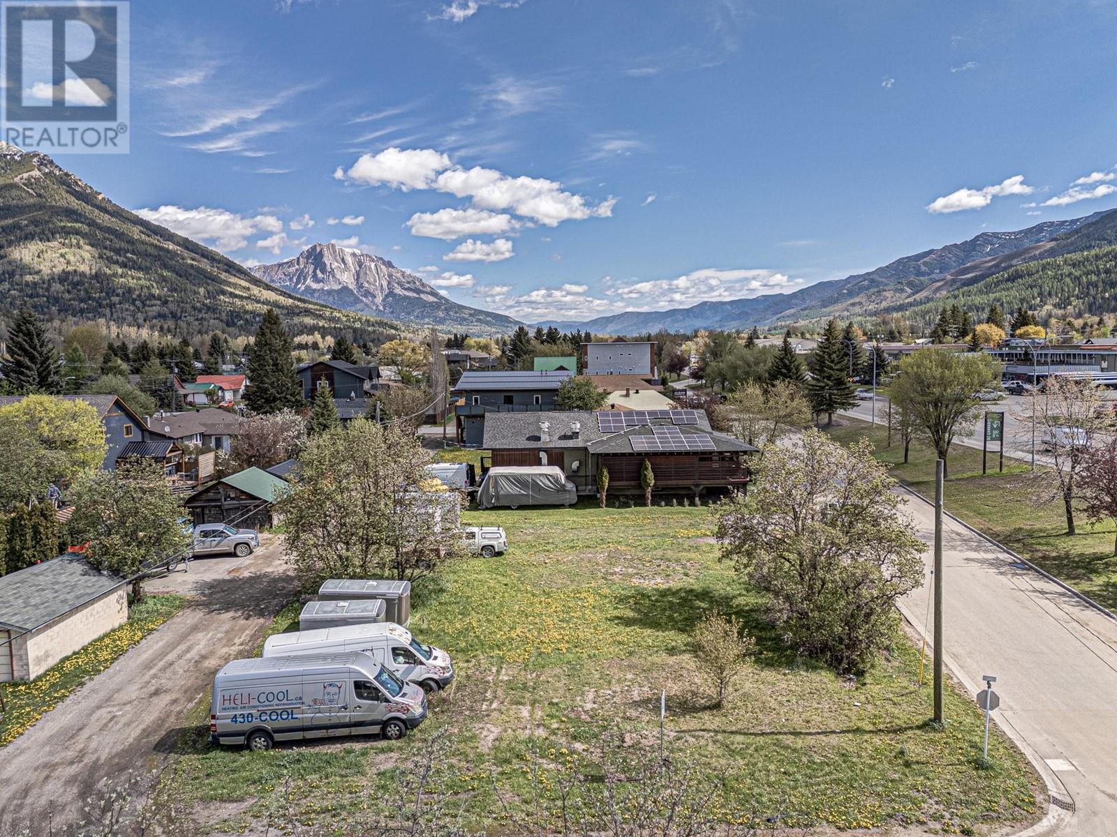 Photo 8 of 701 721 7th Avenue, Fernie BC