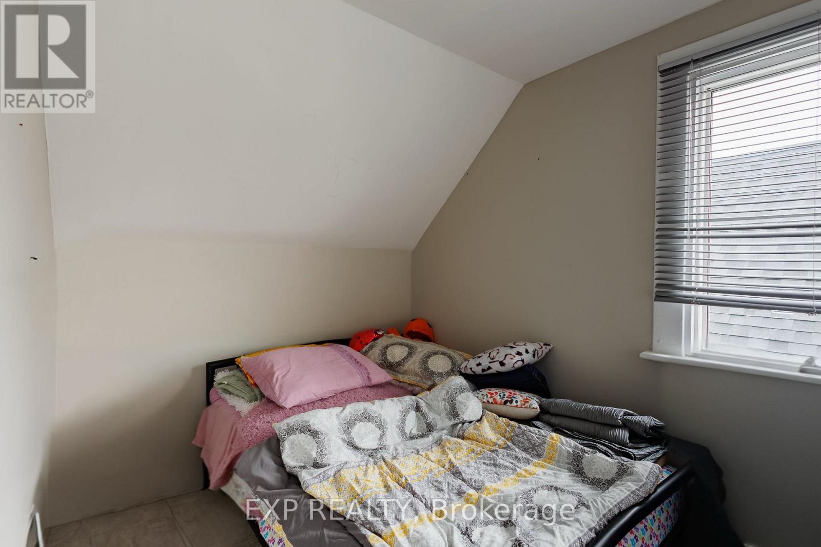 Photo 13 of 198 Lansdowne Street W, Peterborough Central ON