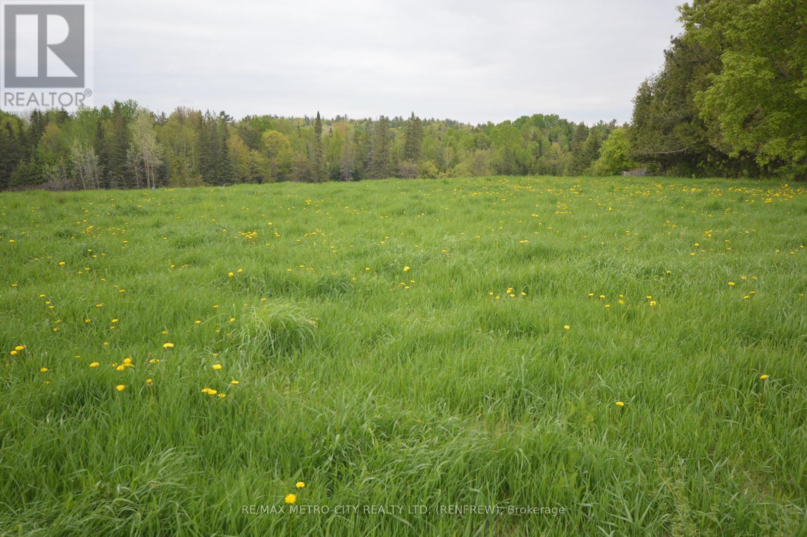 Photo 3 of 1810 Garden Of Eden Road, Horton ON