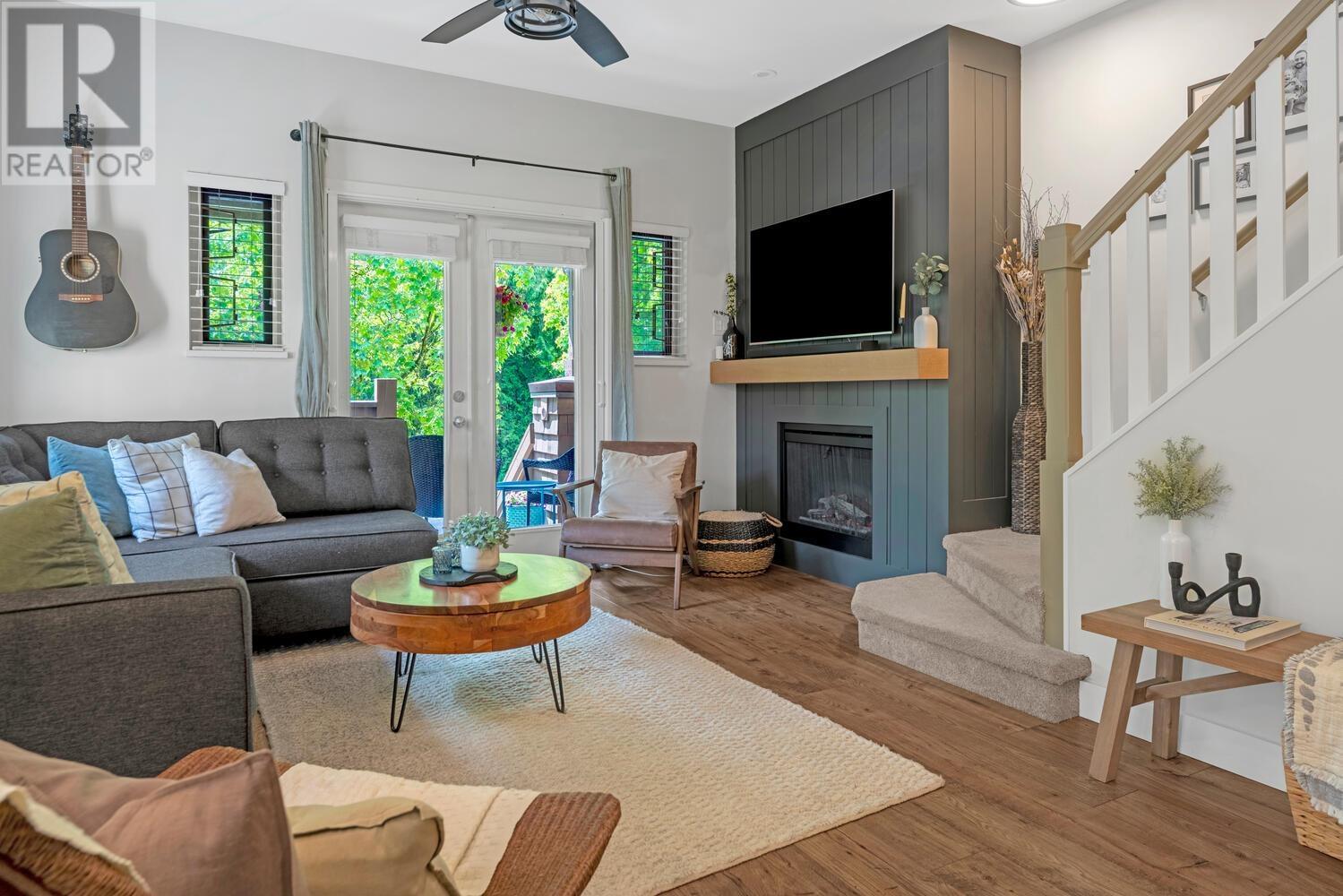221 625 PARK CRESCENT, New Westminster