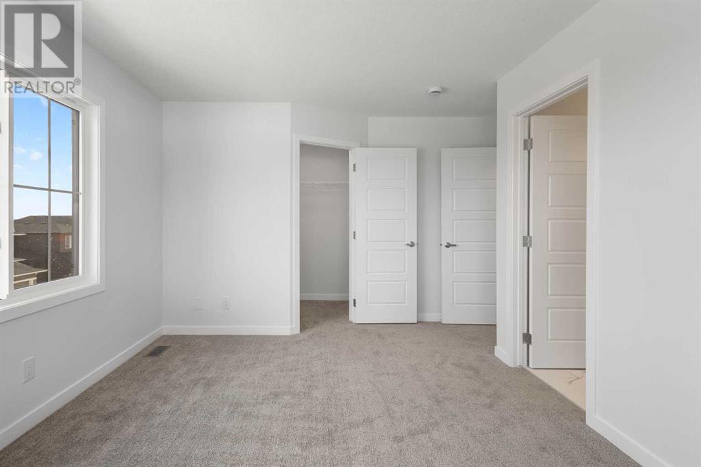 Single Family House for Sale in  amblefield Terrace NW Moraine Calgary 
