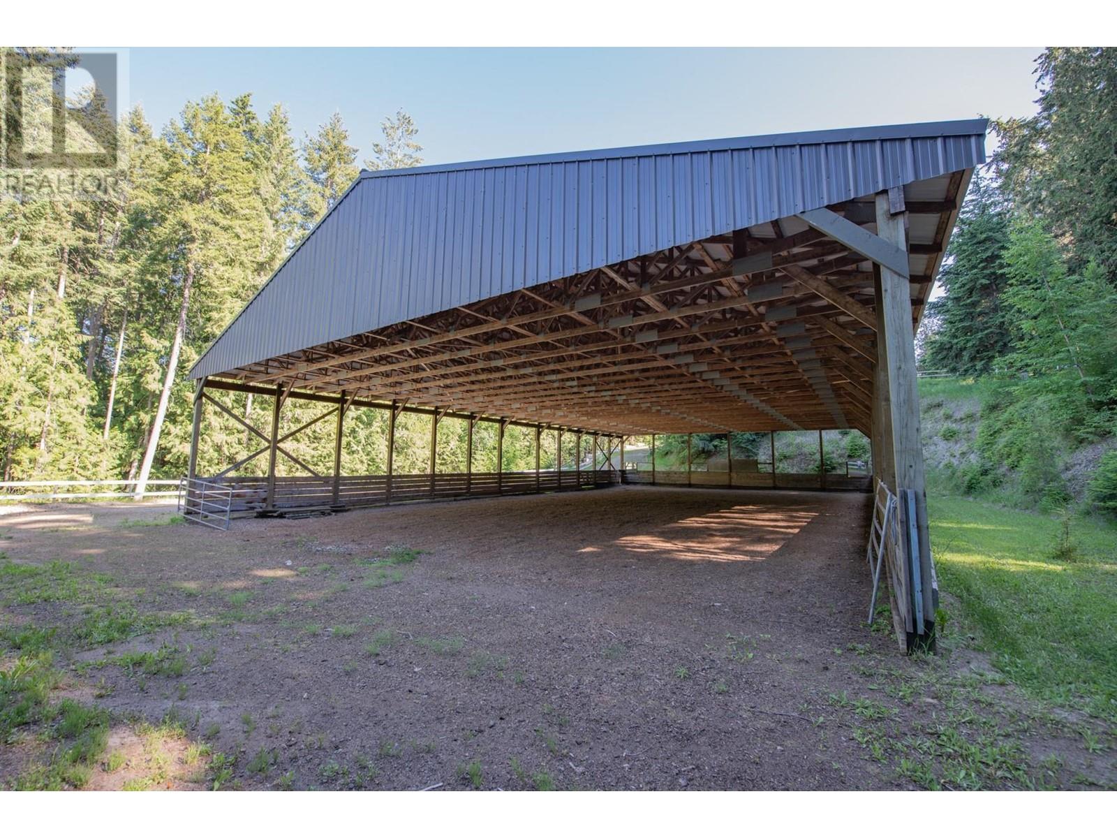  4091 10 Avenue Southeast, Salmon Arm