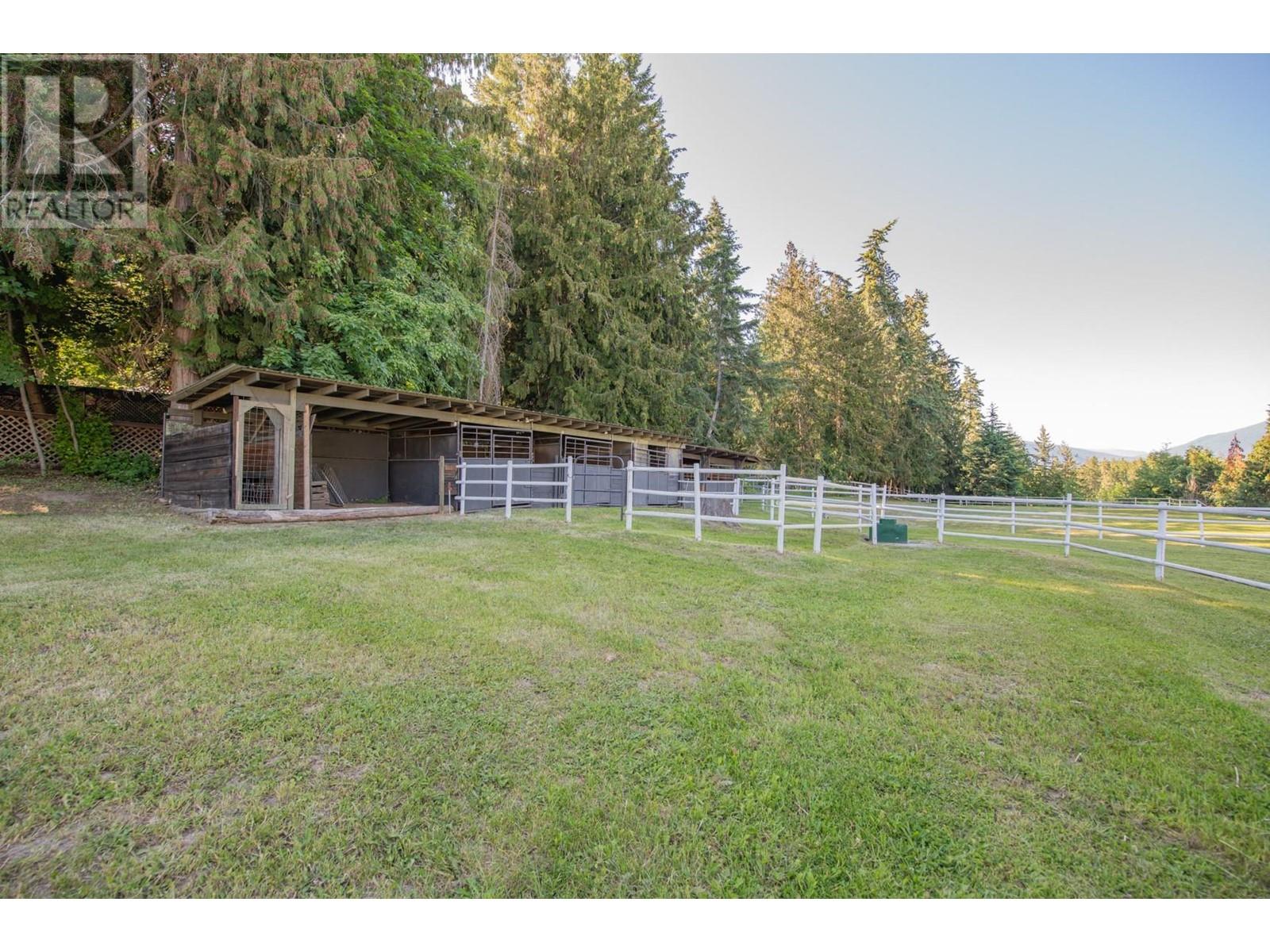 4091 10 Avenue Southeast, Salmon Arm